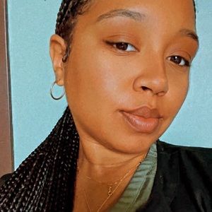 Meet your Posher, Chrystal